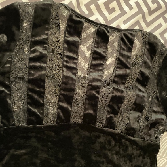 Fashion Nova see through velvet top. US S - Picture 8 of 9